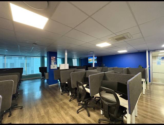 1,660M² OFFICE TO LET IN FORESHORE